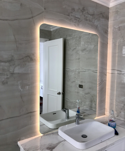 GƯƠNG BỈ PHÒNG TẮM ĐÈN LED VÀNG, HÌNH CHỮ NHẬT BO GÓC LED TRÀN VIỀN
