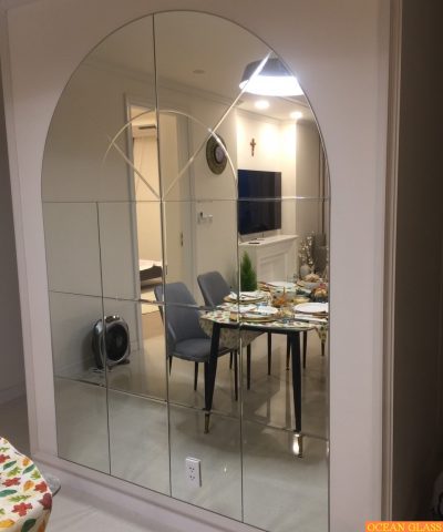 GƯƠNG DÁN TƯỜNG HÌNH VÒM CỬA TẠI CHUNG CƯ NGOẠI GIAO ĐOÀN
