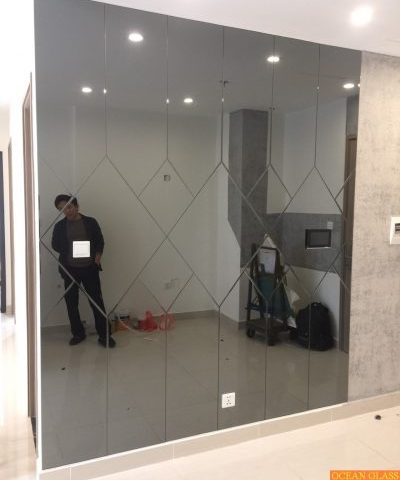 GƯƠNG GHÉP DÁN TƯỜNG, GƯƠNG BỈ MÀU XÁM KHÓI THEO THIẾT KẾ